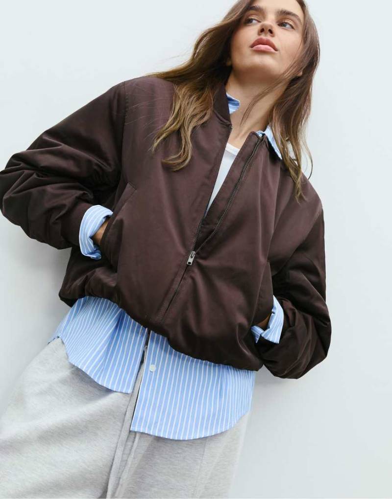 Stradivarius - Bomberjacke in Lila mit Kontrastdetails von Stradivarius