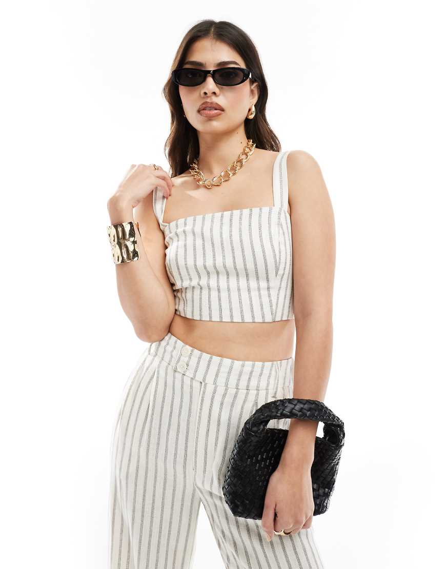 Stradivarius - Camisole-Oberteil in Leinenoptik mit eckigem Ausschnitt und rustikalem Streifenmuster, Kombiteil-Bunt von Stradivarius