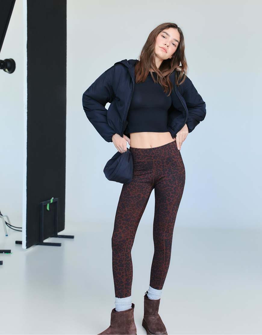 Stradivarius - Cropped-Leggings in Beige mit Cut-out-Design-Neutral von Stradivarius