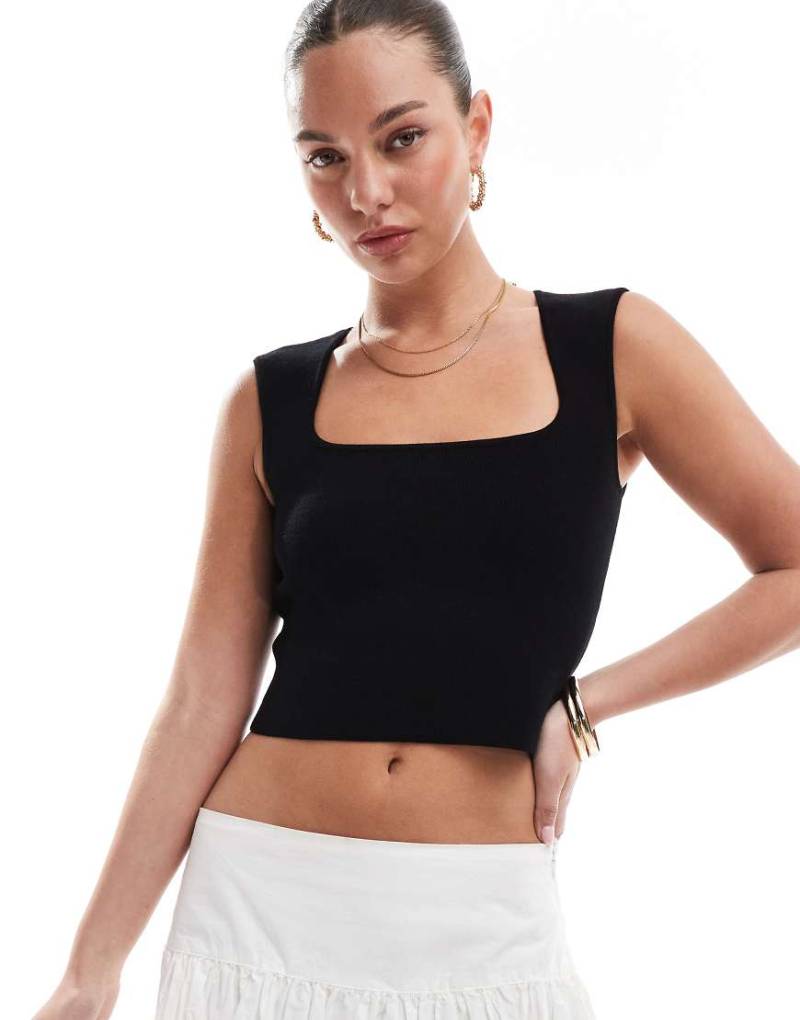 Stradivarius - Cropped-Strickoberteil in Schwarz mit eckigem Ausschnitt von Stradivarius