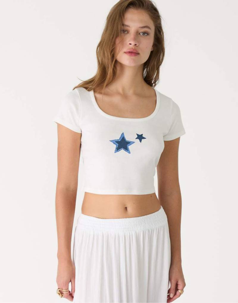 Stradivarius - Cropped-T-Shirt in Weiß von Stradivarius