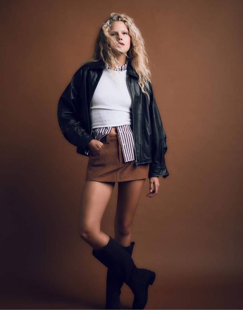 Stradivarius - D62 - Skort aus Wildlederimitat in Braun-Brown von Stradivarius