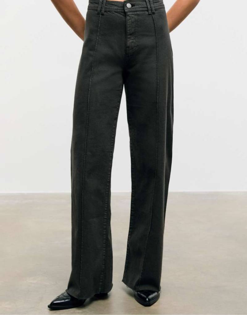 Stradivarius - D63 - Weite Jeans in Grün mit Nähten von Stradivarius