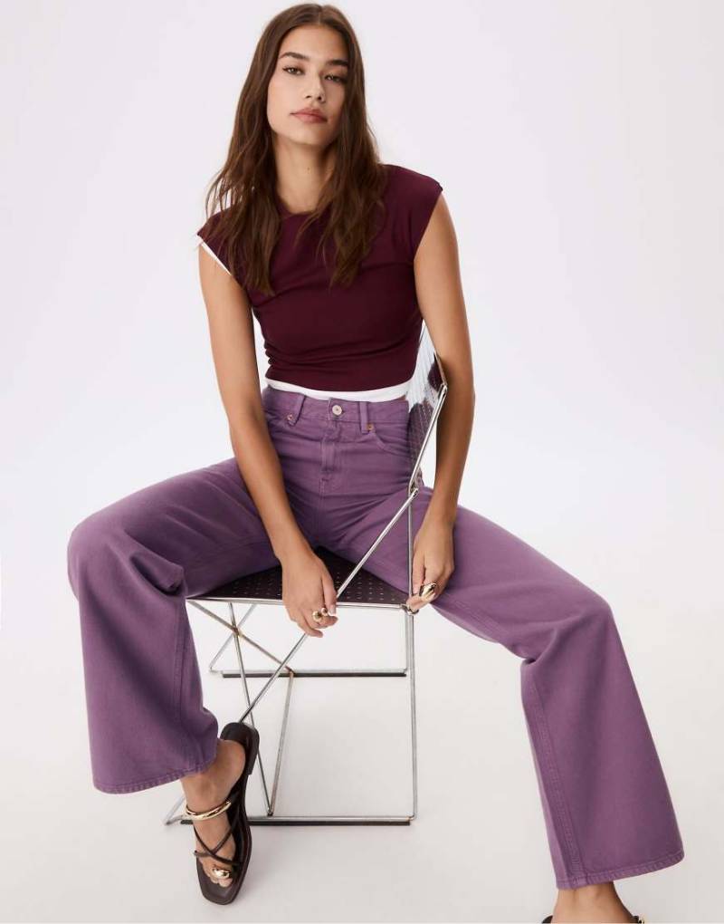 Stradivarius - D92 - Gerade Jeans in Lila mit weitem Bein von Stradivarius