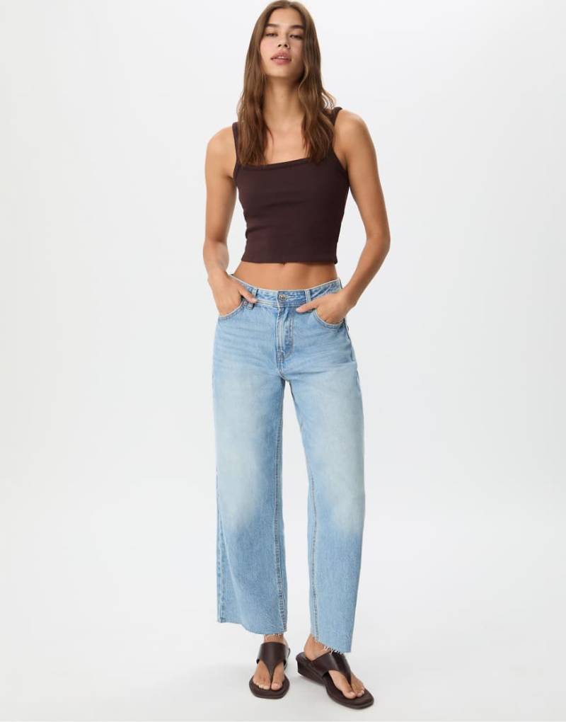 Stradivarius - D96 - Gerade geschnittene Cropped-Jeans in Blau von Stradivarius