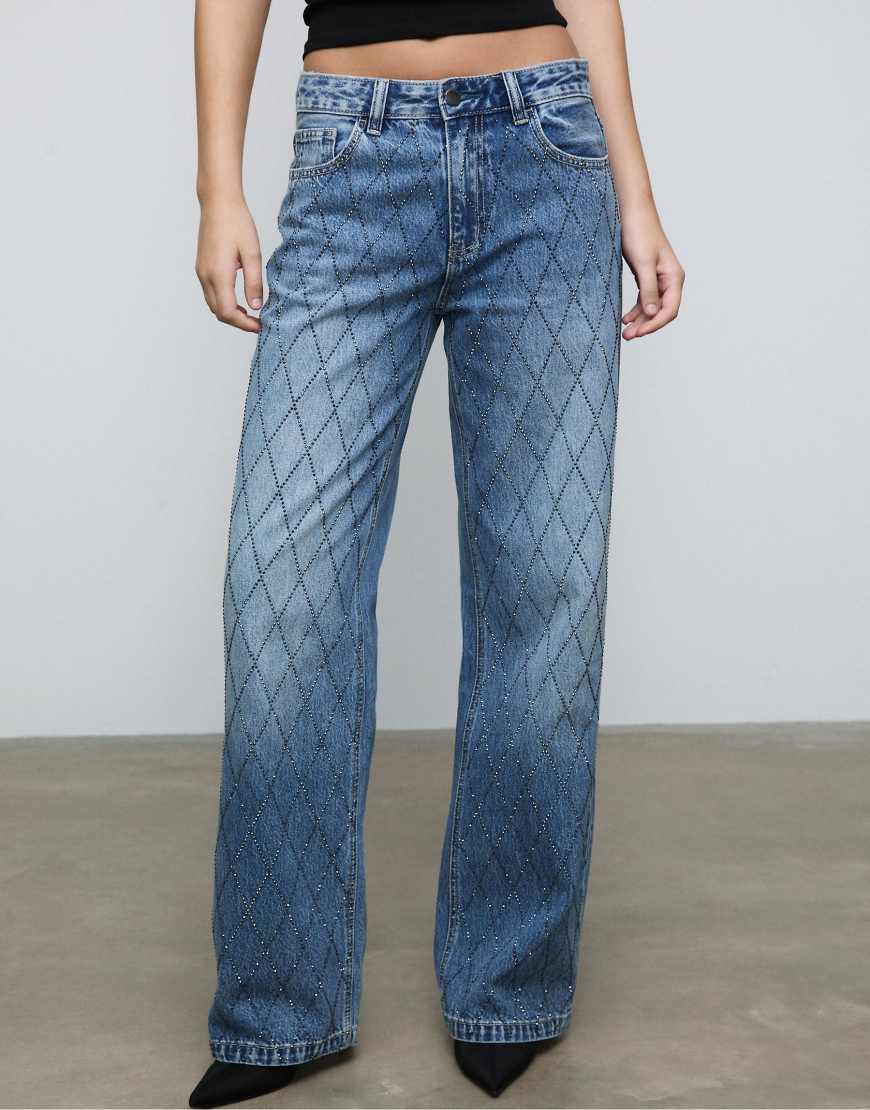 Stradivarius - Denim-Jeans in Mittelblau mit Strassverzierung von Stradivarius