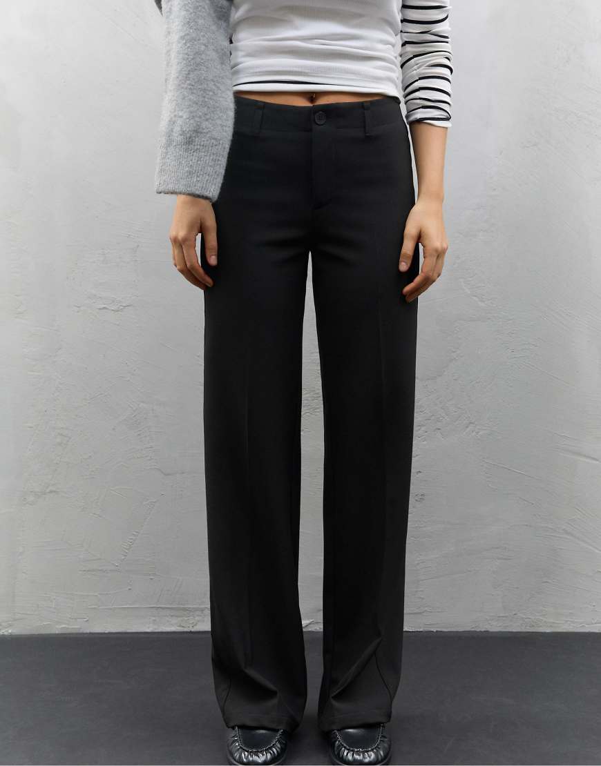 Stradivarius - Elegante Slim-Fit-Hose in Schwarz mit geradem Schnitt von Stradivarius