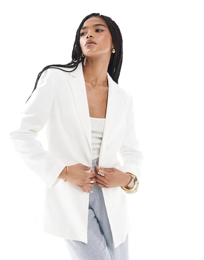 Stradivarius - Eleganter Oversize-Blazer in Weiß von Stradivarius