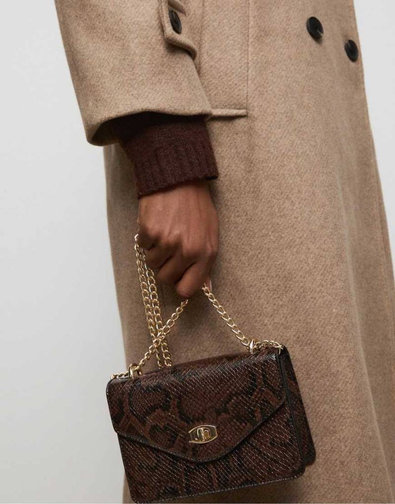 Stradivarius - Feste Umhängetasche in Braun mit Verschluss-Brown von Stradivarius