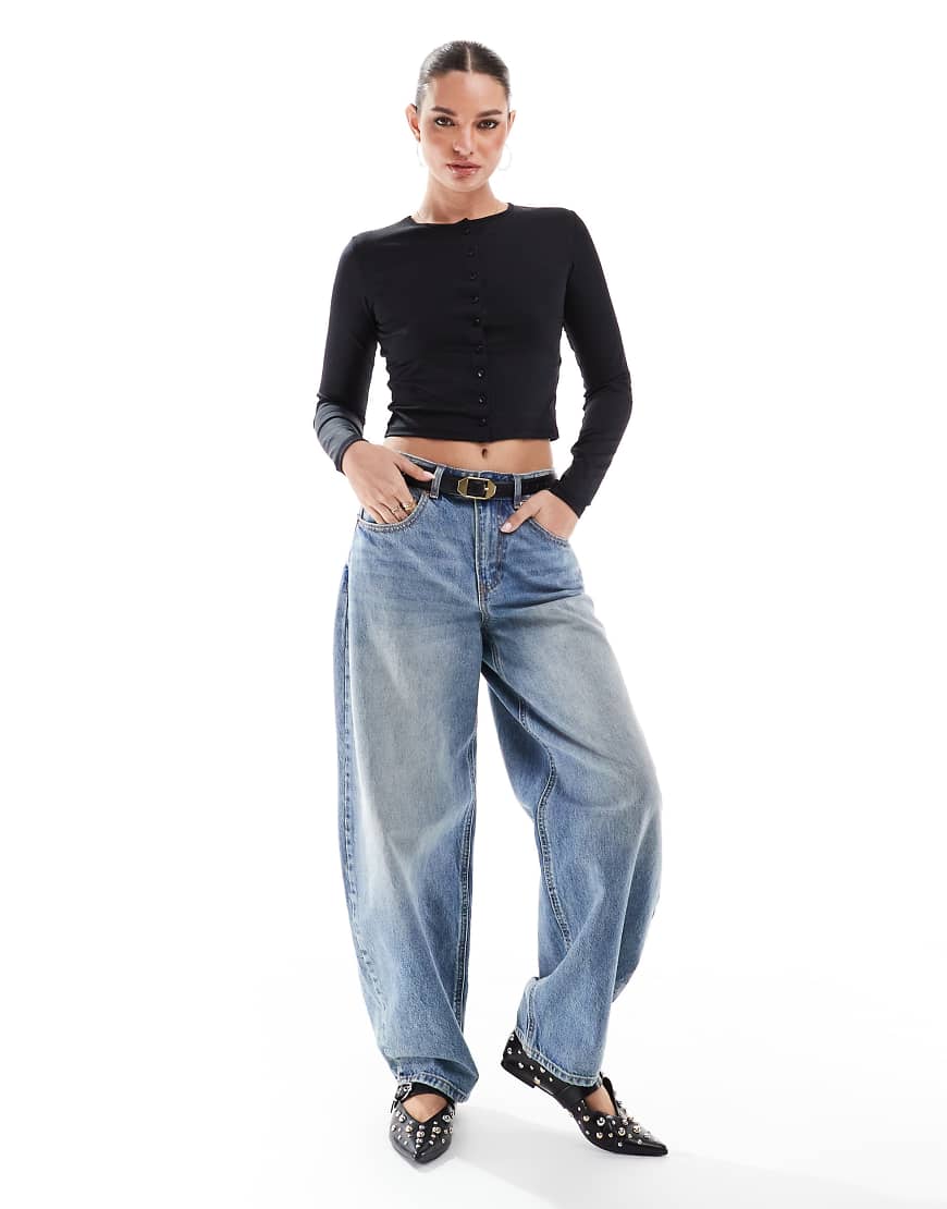 Stradivarius - Figurbetonte Cropped Strickjacke in Schwarz von Stradivarius