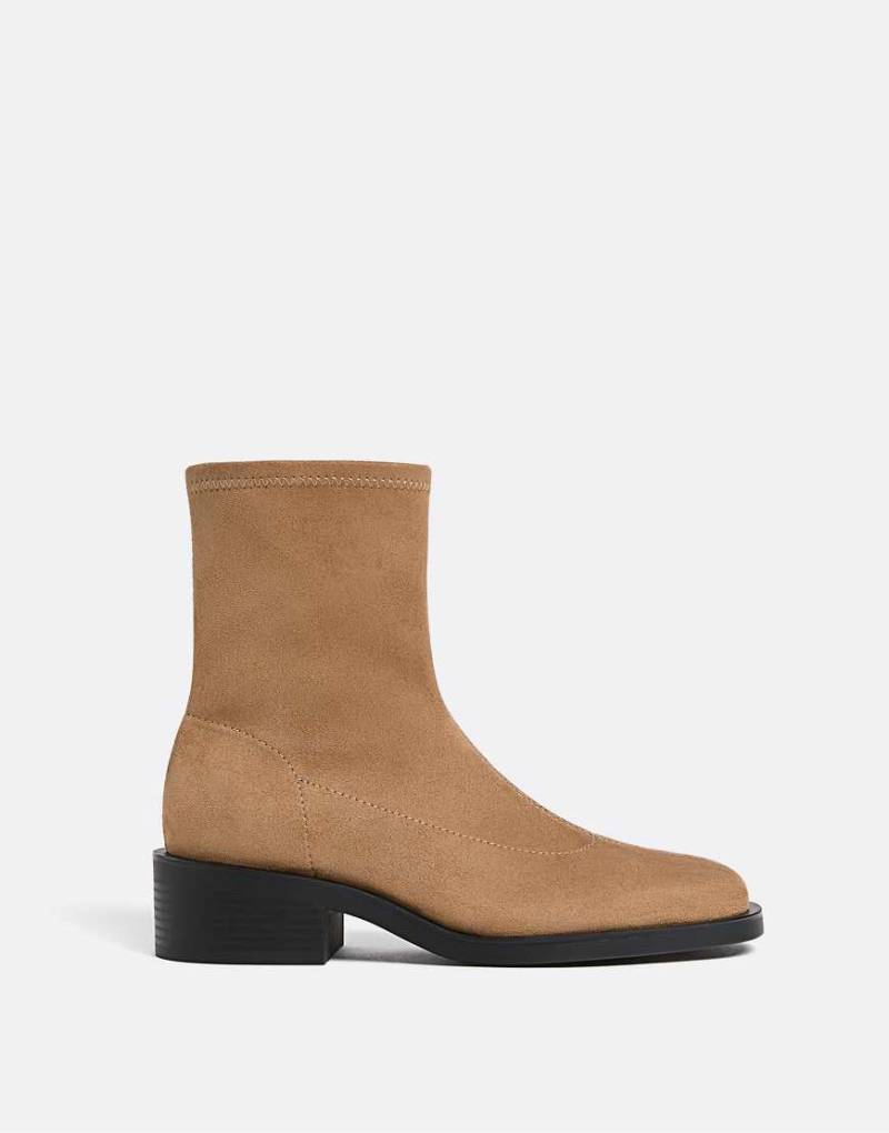 Stradivarius - Flache Ankle-Boots in beiger Wildlederoptik-Neutral von Stradivarius