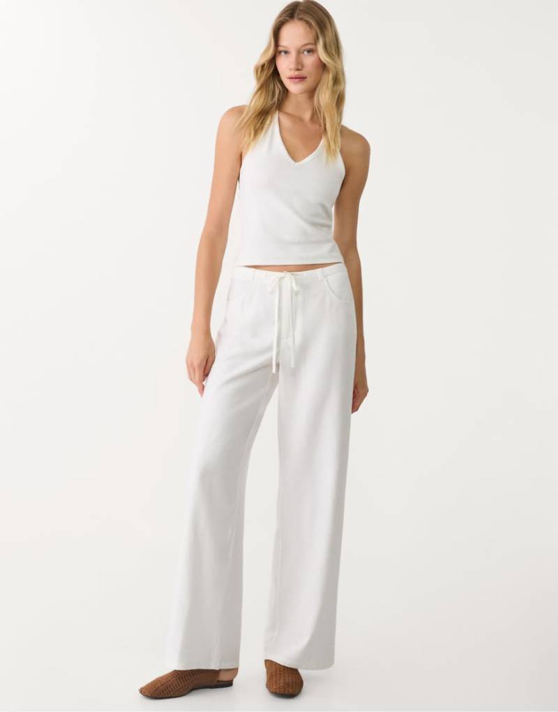 Stradivarius - Fließende Hose in Ecru mit Taschen-Weiß von Stradivarius