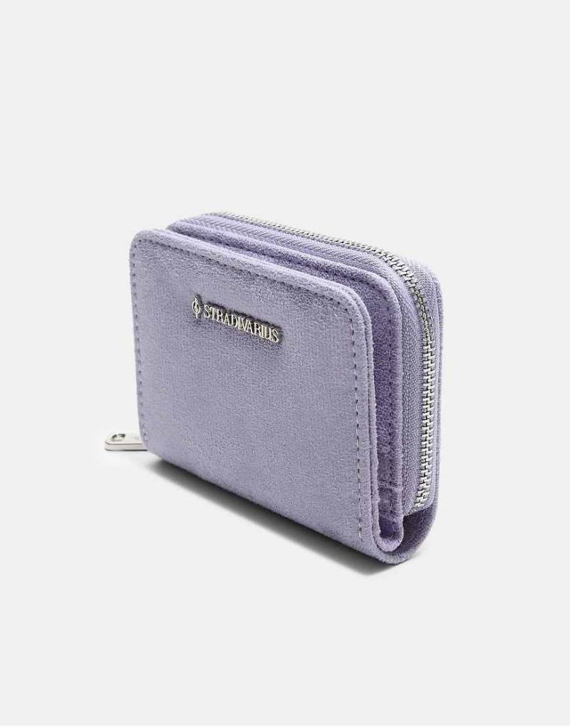 Stradivarius - Geldbörse mit Kartenetui und Reißverschluss aus Wildlederimitat in Malve-Lila von Stradivarius
