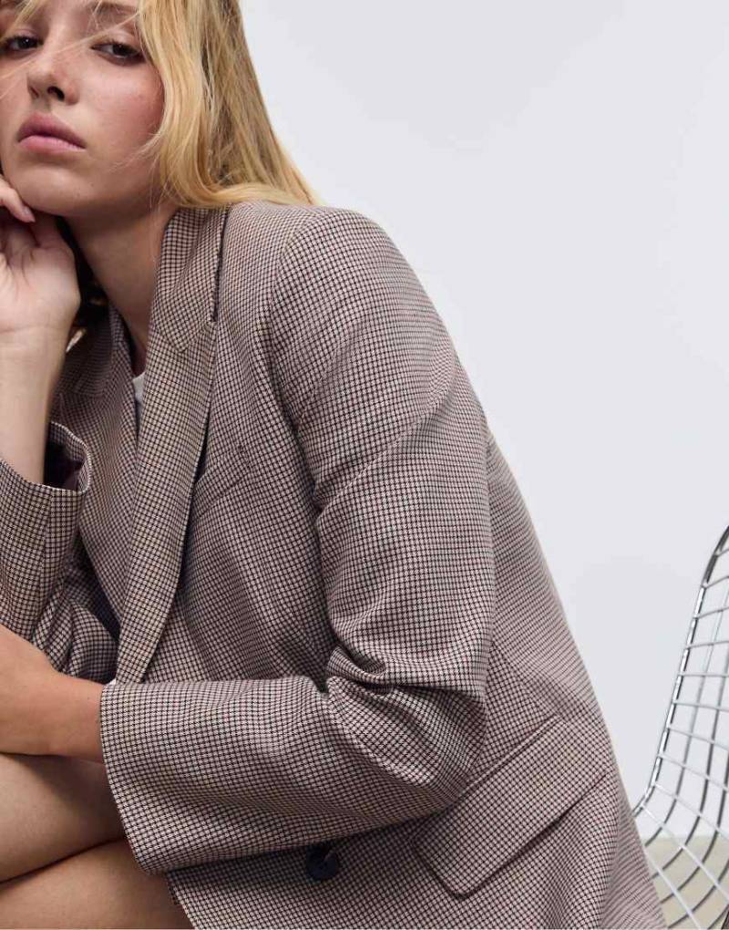 Stradivarius - Gemusterter, zweireihiger Blazer in Beige mit Knöpfen-Neutral von Stradivarius