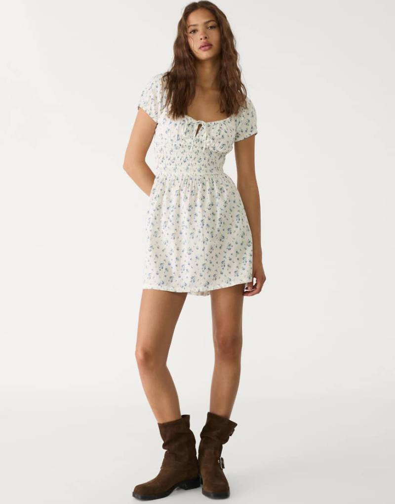 Stradivarius - Minikleid in Ecru-Weiß Stradivarius - Minikleid in Ecru-Weiß von Stradivarius