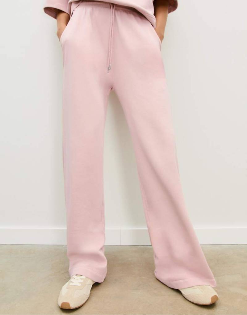 Stradivarius - Gerade geschnittene Jogginghose in verblasstem Kaugummirosa von Stradivarius