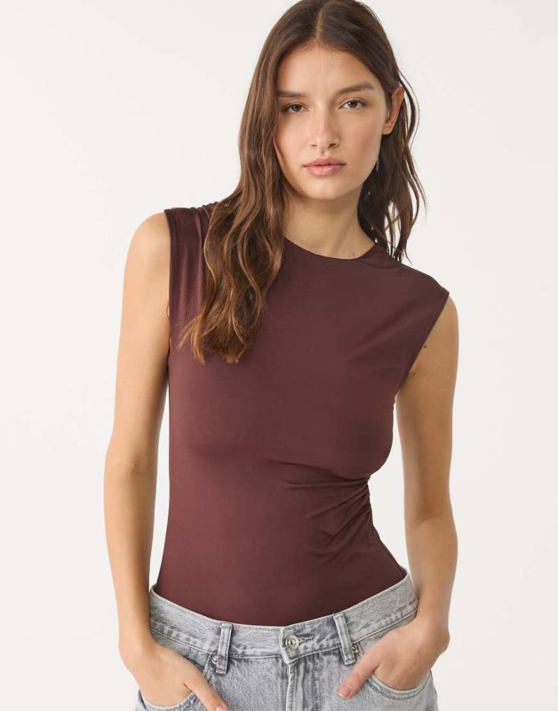 Stradivarius - Geraffter Body in Braun von Stradivarius