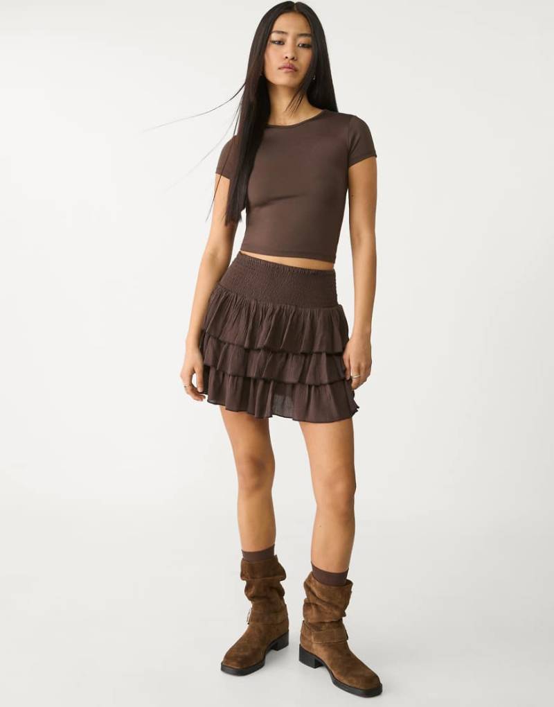 Stradivarius - Gerüschter Minirock in Braun von Stradivarius