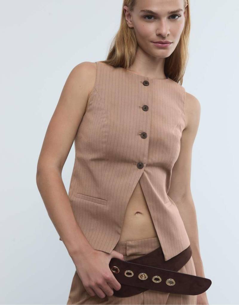 Stradivarius - Gestreifte Regular-Fit-Weste in Beige mit Knopfleiste-Neutral von Stradivarius