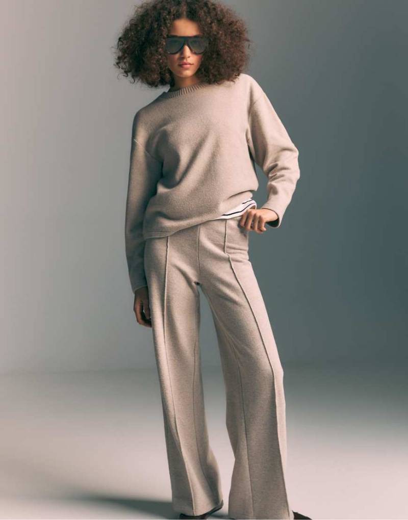 Stradivarius - Gestrickte Hose in meliertem Beige mit Ziernaht-Neutral von Stradivarius