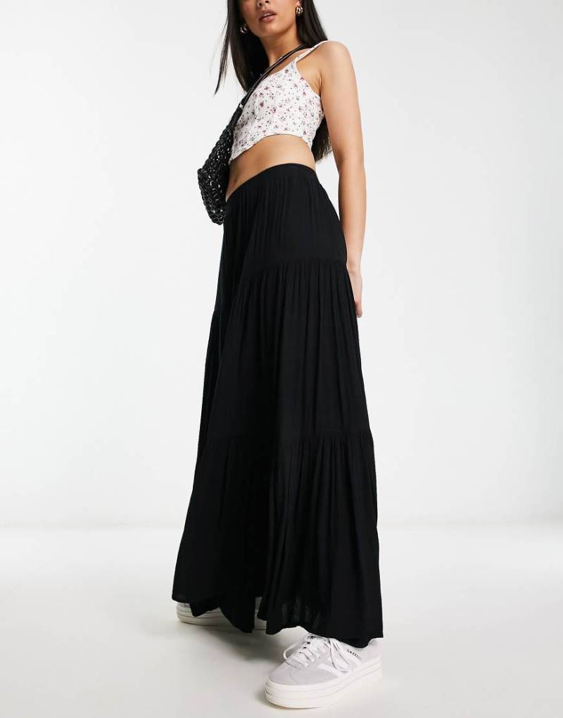 Stradivarius - Gestufter Boho-Maxirock in Schwarz von Stradivarius