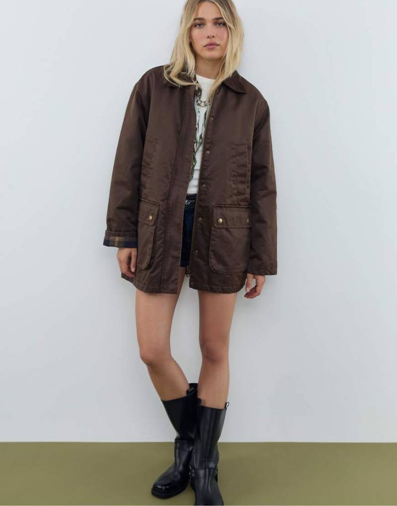 Stradivarius - Gewachster Parka in Braun mit mehreren Taschen-Brown von Stradivarius