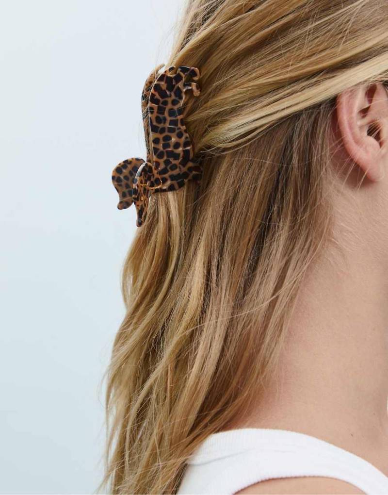 Stradivarius - Haarspange in Braun mit Hundedesign Stradivarius - Haarspange in Braun mit Hundedesign von Stradivarius