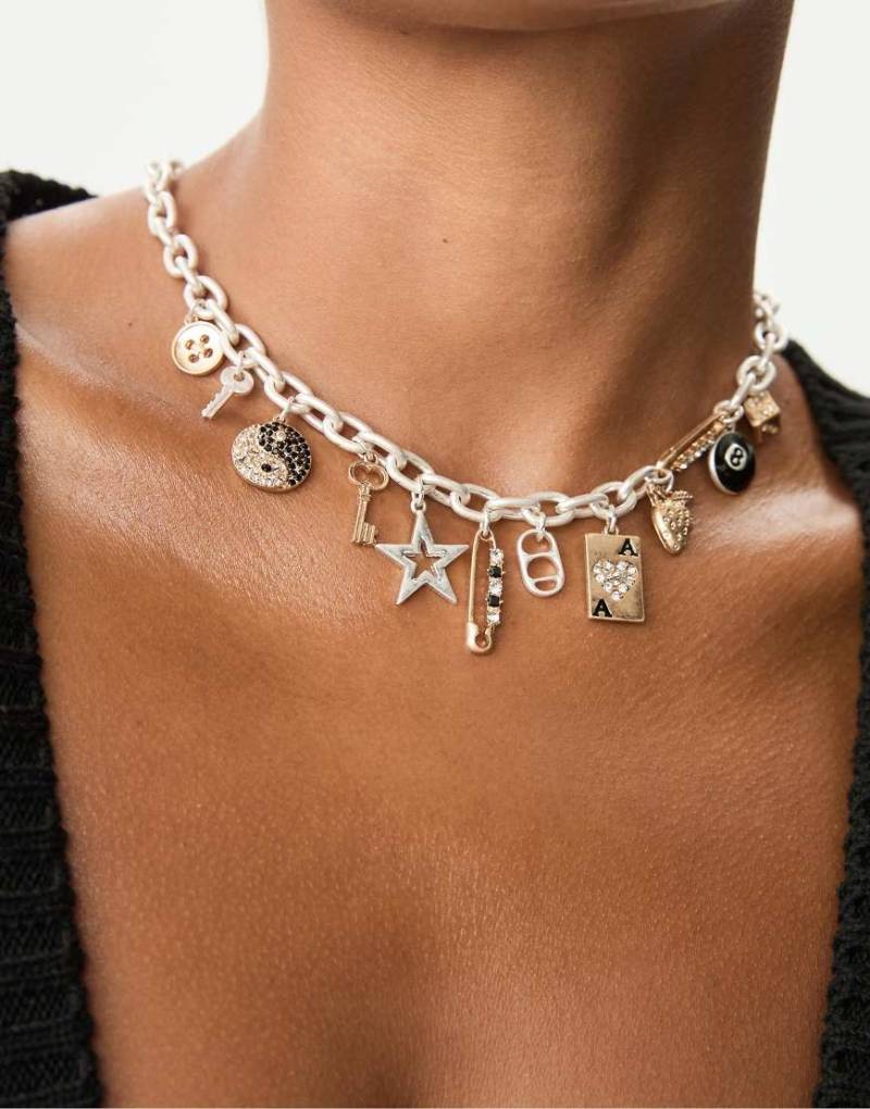 Stradivarius - Halskette mit Anhängern in Grau von Stradivarius