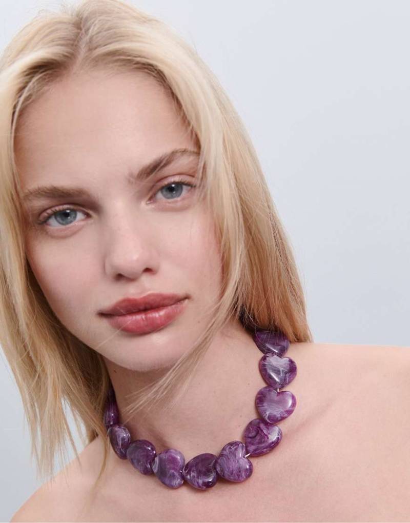 Stradivarius - Halskette mit Maxi-Herzen in Flieder-Lila von Stradivarius