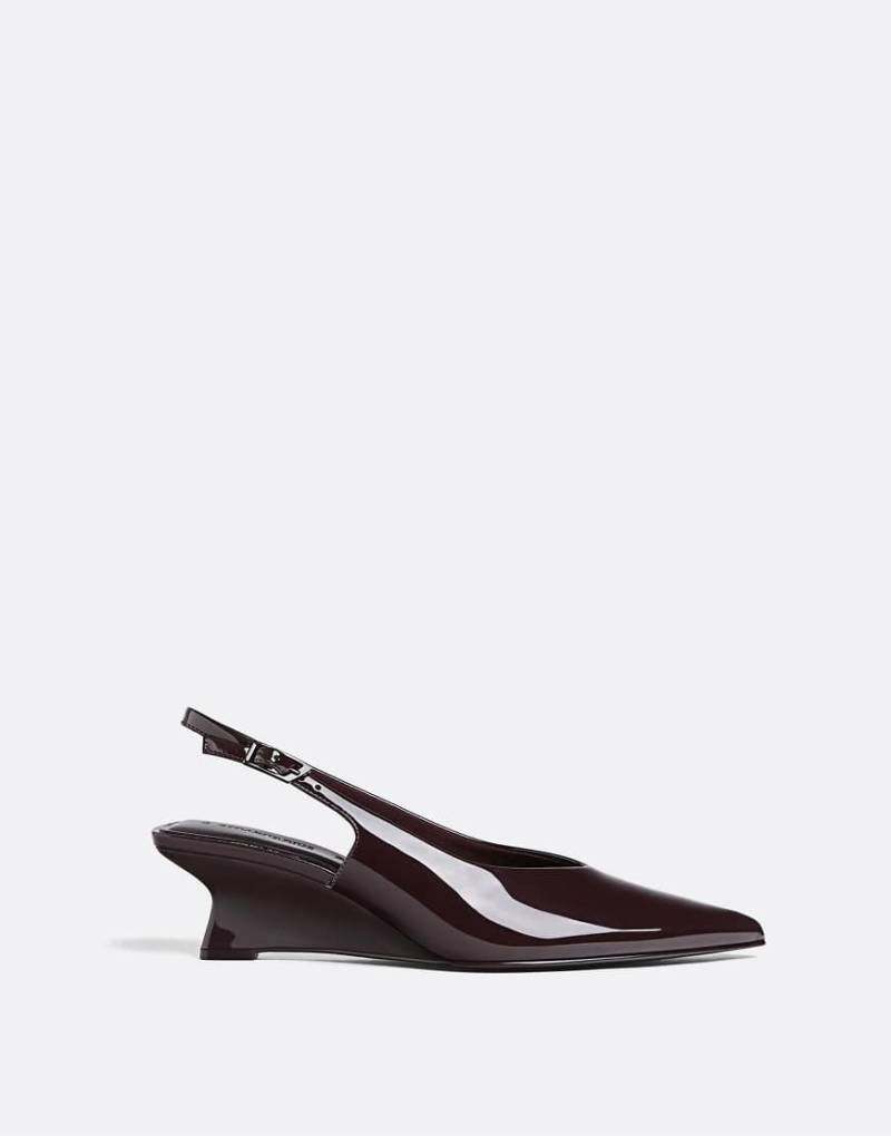Stradivarius - High Heels in Burgunderrot mit Keilabsatz von Stradivarius