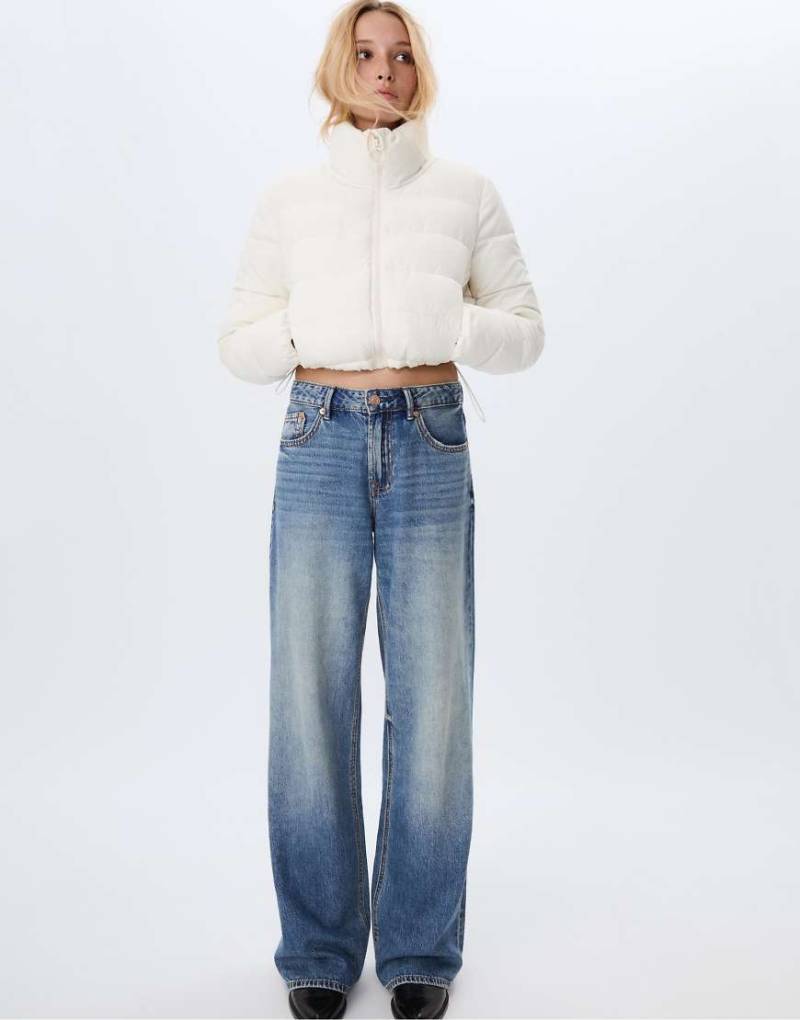 Stradivarius - Hochgeschlossene Pufferjacke in Ecru-Weiß von Stradivarius