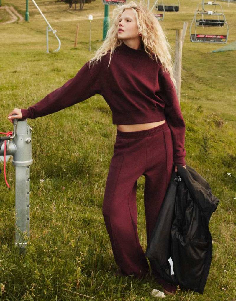 Stradivarius - Hochgeschlossenes Sweatshirt aus Interlock-Stoff in Lila von Stradivarius