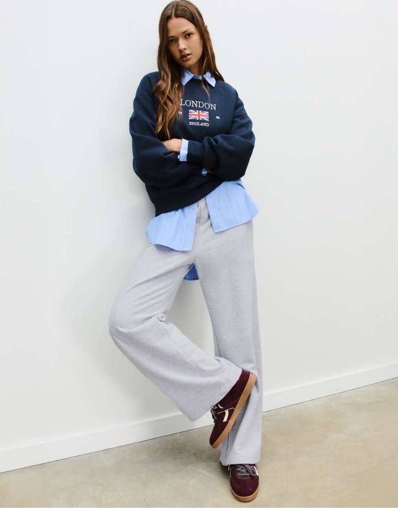Stradivarius - Hose in Grau meliert mit weitem Bein von Stradivarius