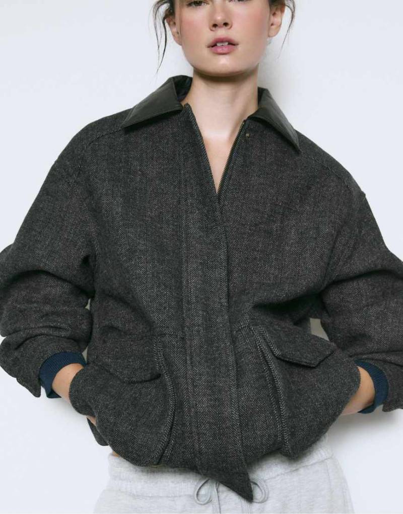 Stradivarius - Jacke in Dunkelgrau mit Fischgrätmuster und Taschen von Stradivarius