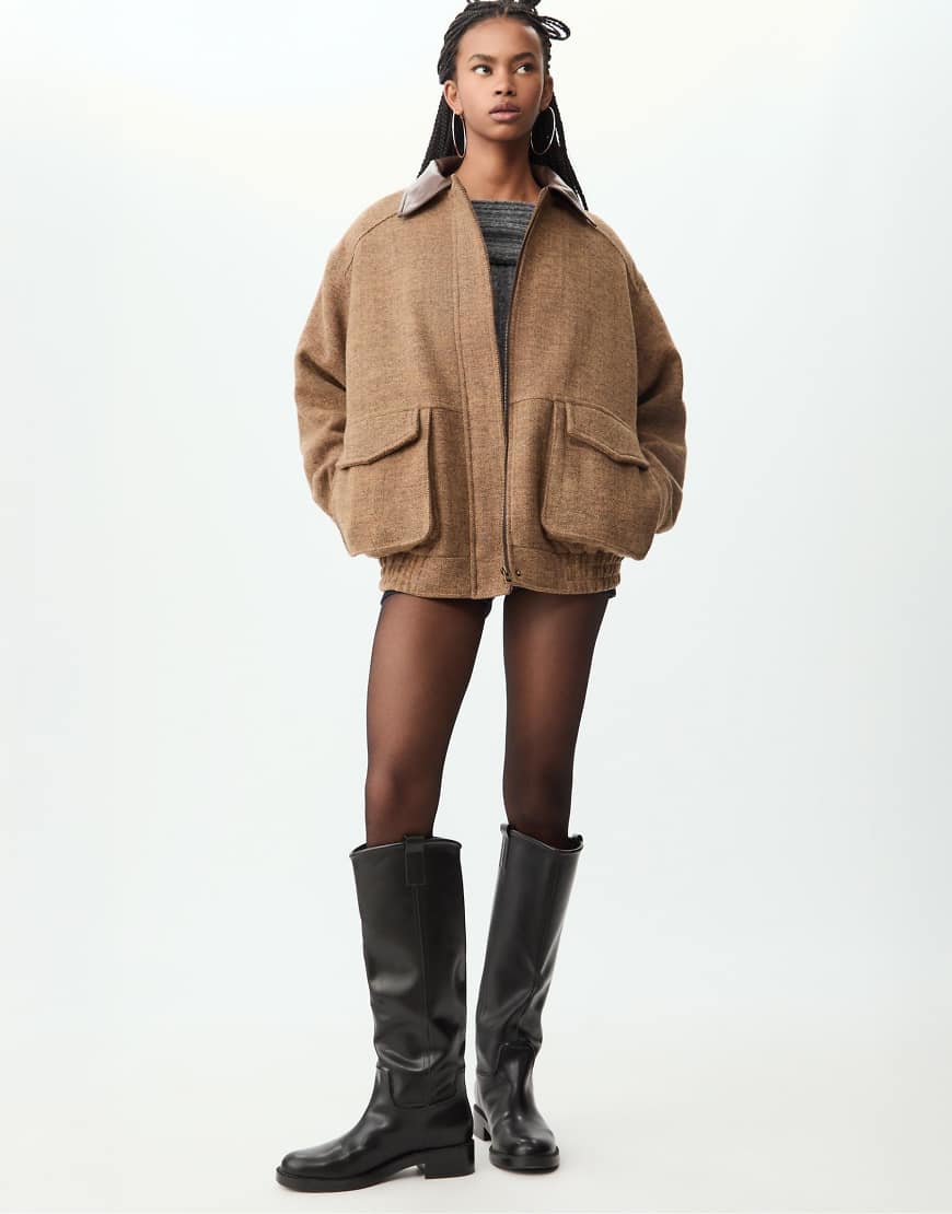 Stradivarius - Jacke in blassem Kamelbraun mit Fischgrätmuster und Taschen-Neutral von Stradivarius