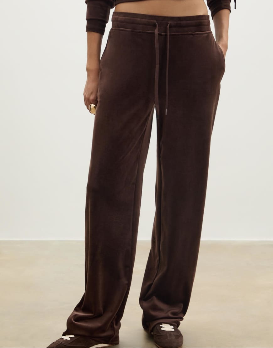 Stradivarius - Jogginghose aus Samt in Braun-Brown von Stradivarius