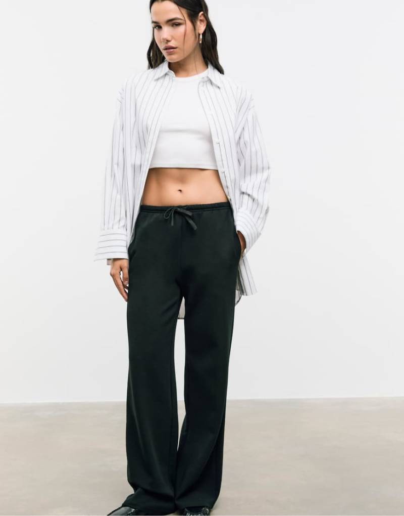 Stradivarius - Jogginghose in Schwarz mit Kordelzug von Stradivarius