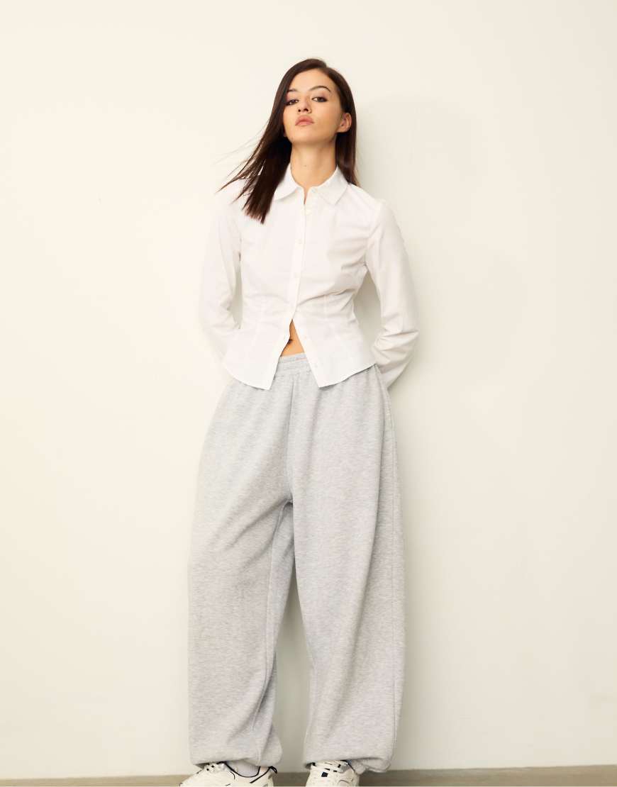 Stradivarius - Jogginghose in meliertem Grau mit Ballonschnitt von Stradivarius