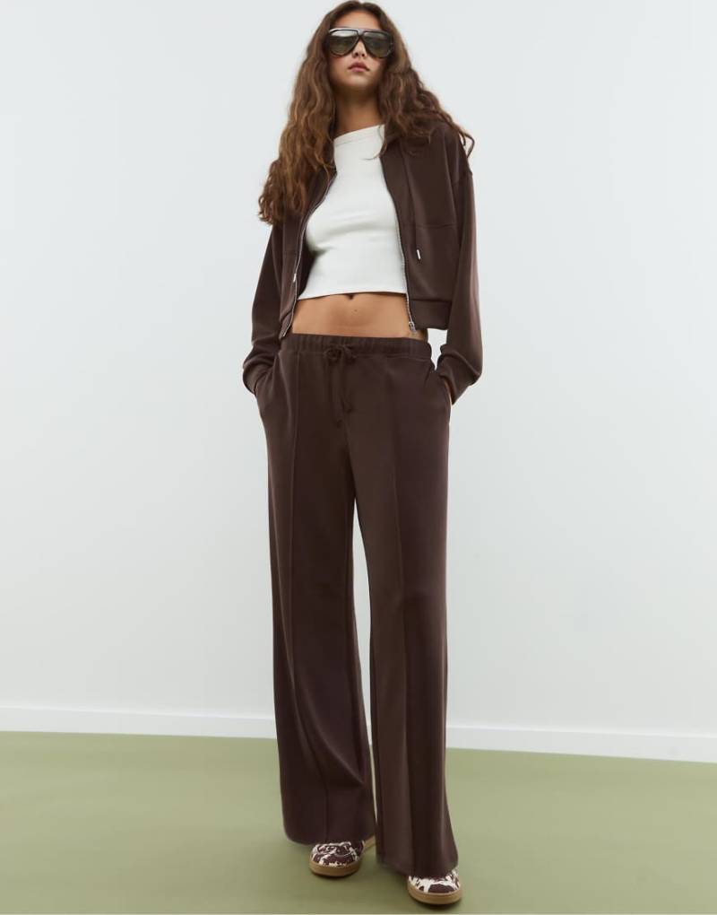 Stradivarius - Kapuzenjacke in Braun mit weicher Haptik-Brown von Stradivarius