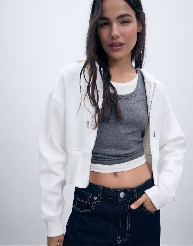 Stradivarius - Kapuzenjacke in Ecru mit Reißverschluss-Weiß von Stradivarius