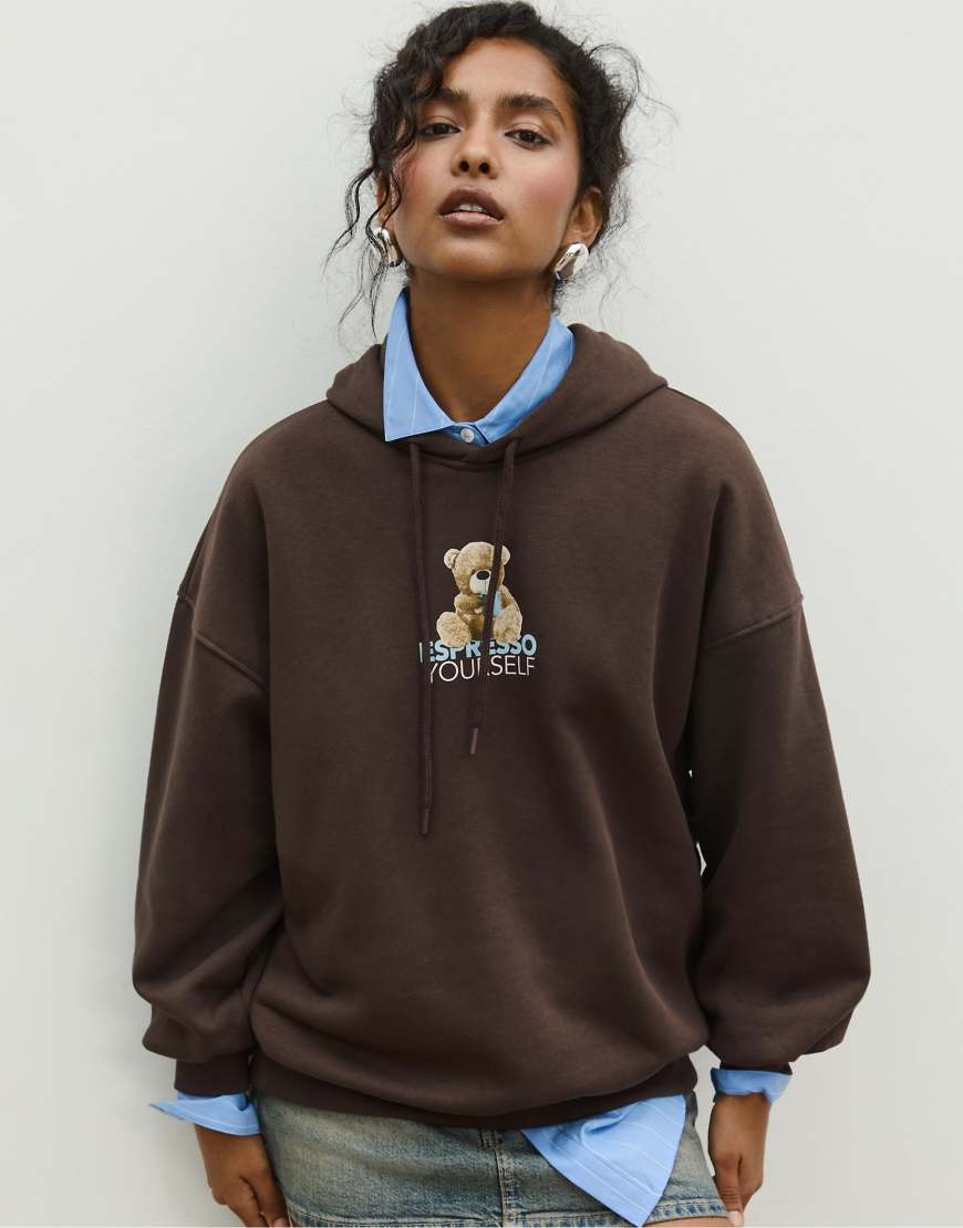 Stradivarius - Kapuzenpullover in Braun mit Grafikprint-Brown Stradivarius - Kapuzenpullover in Braun mit Grafikprint-Brown von Stradivarius