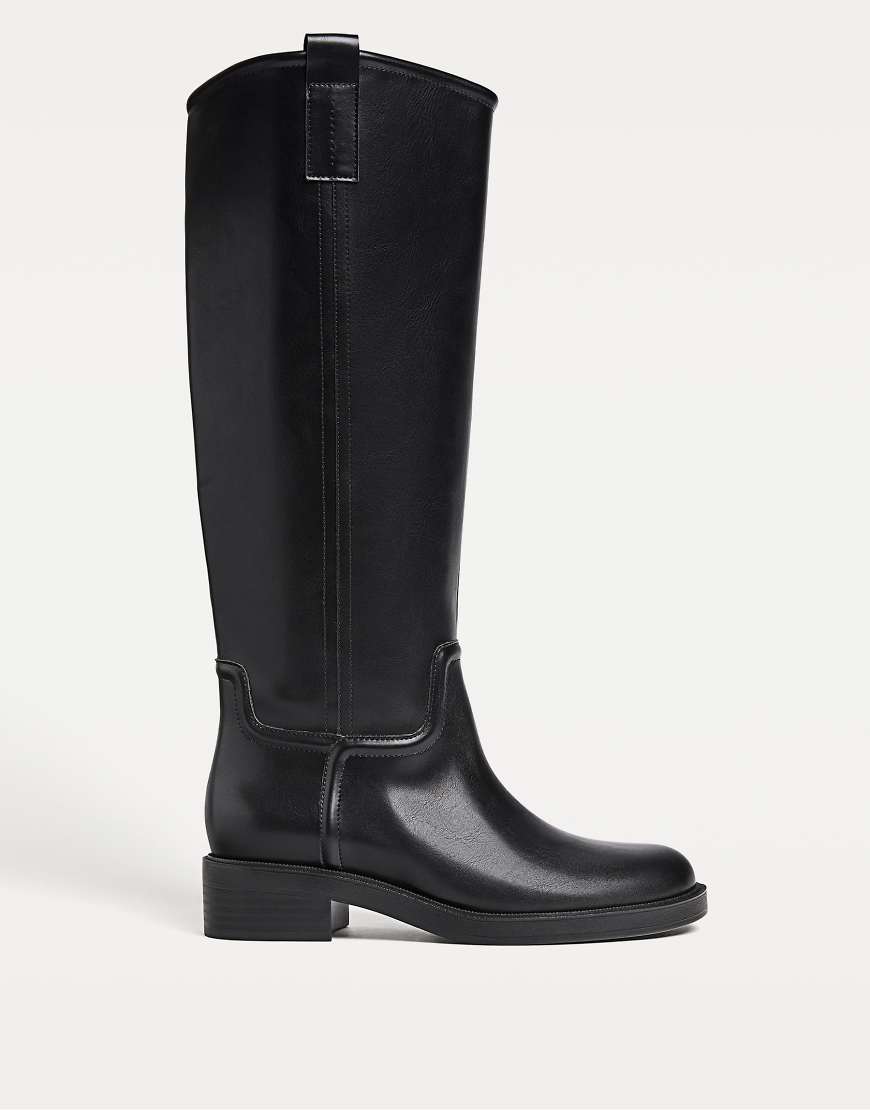 Stradivarius - Kniehohe Reitstiefel in Schwarz Stradivarius - Kniehohe Reitstiefel in Schwarz von Stradivarius