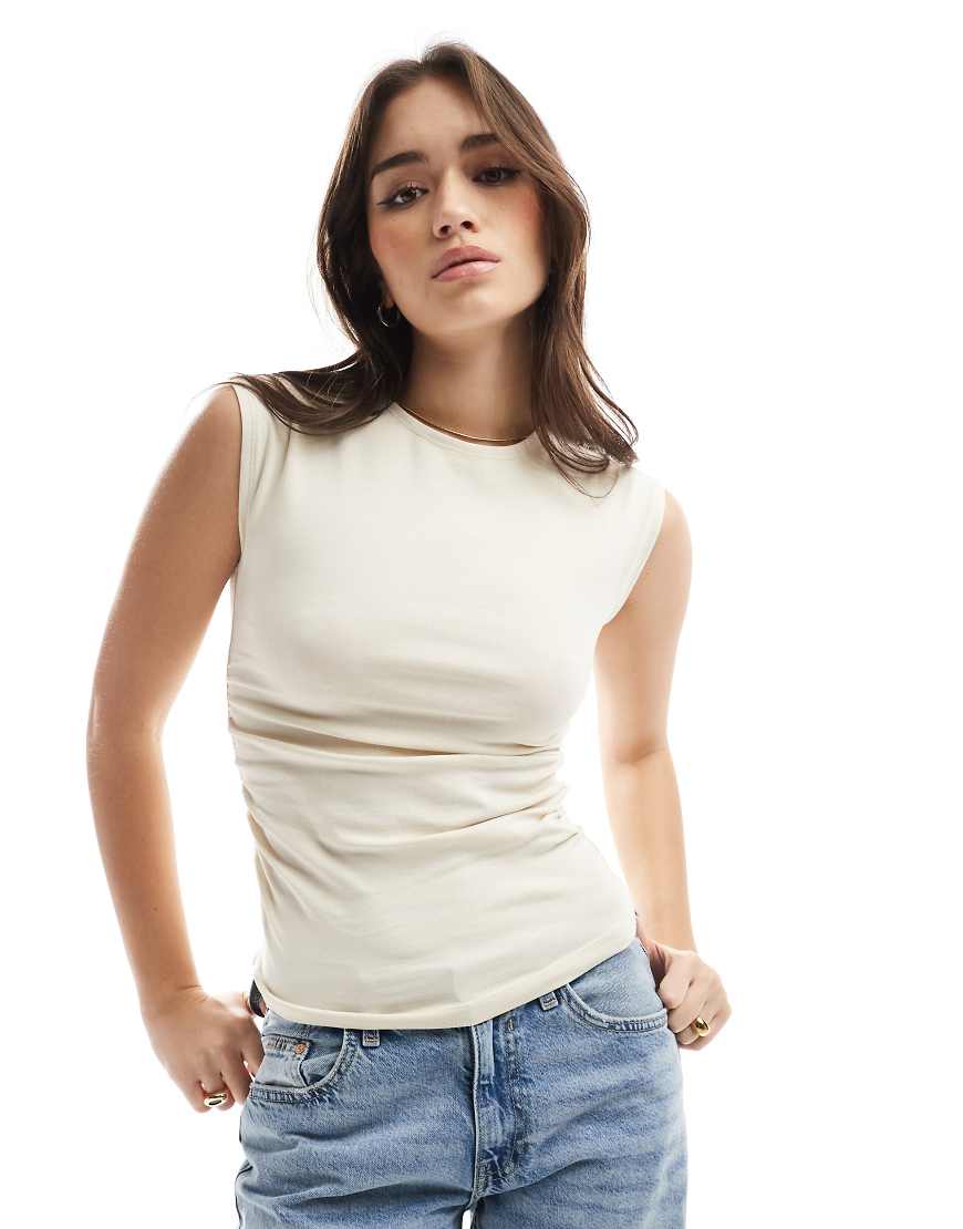 Stradivarius - Kurzärmliges, gerafftes Oberteil in Beige-Neutral Stradivarius - Kurzärmliges, gerafftes Oberteil in Beige-Neutral von Stradivarius