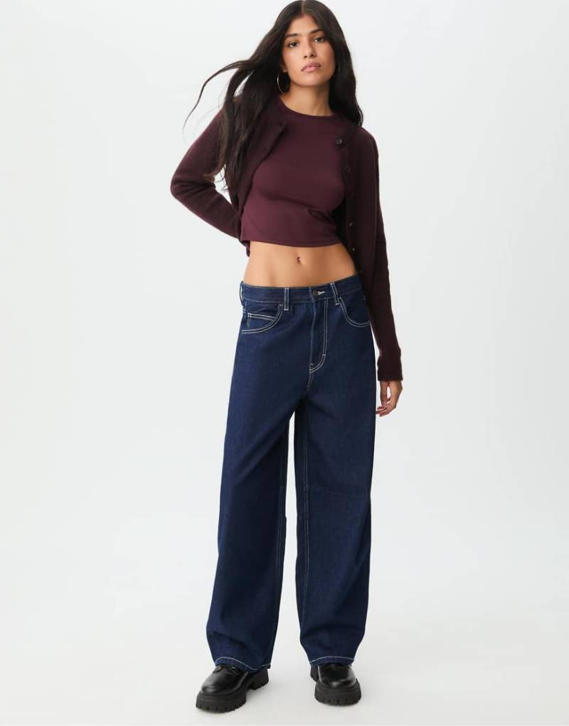 Stradivarius - Langärmliges Polyamid-T-Shirt in dunklem Burgunderrot von Stradivarius