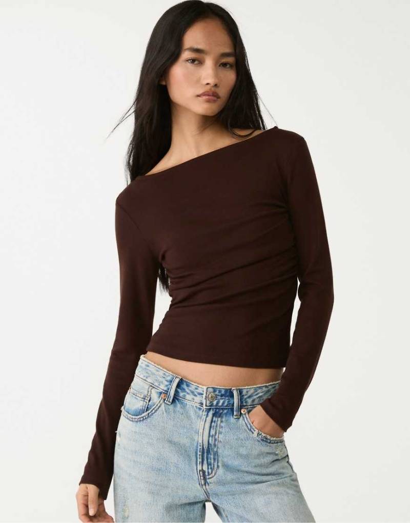 Stradivarius - Langärmliges Shirt in Braun mit Raffung-Brown von Stradivarius