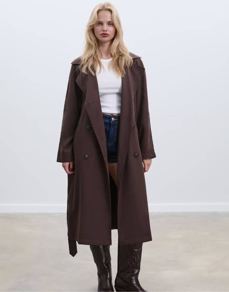 Stradivarius - Langer, locker geschnittener Oversize-Trenchcoat in Braun-Brown von Stradivarius
