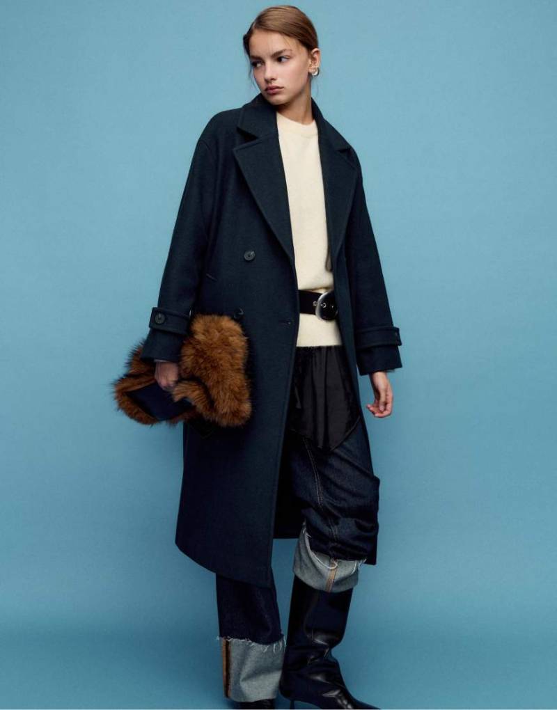 Stradivarius - Langer, weicher Oversize-Mantel in Marineblau von Stradivarius