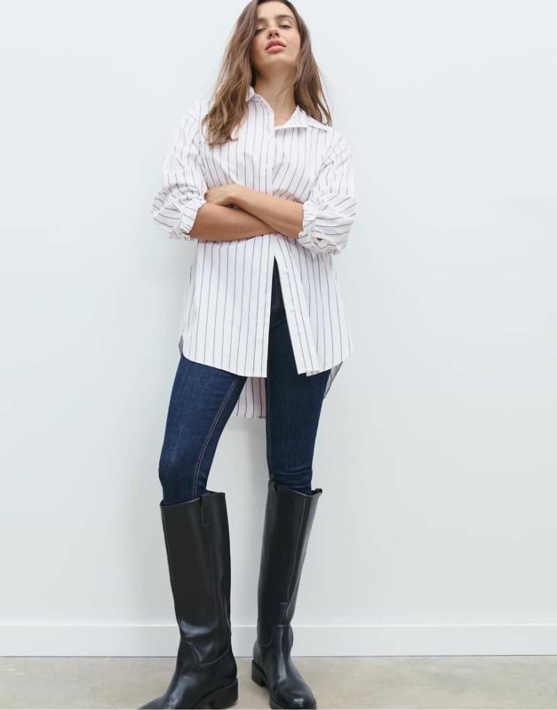 Stradivarius - Langes Hemd aus Popeline in Schwarz gestreift von Stradivarius