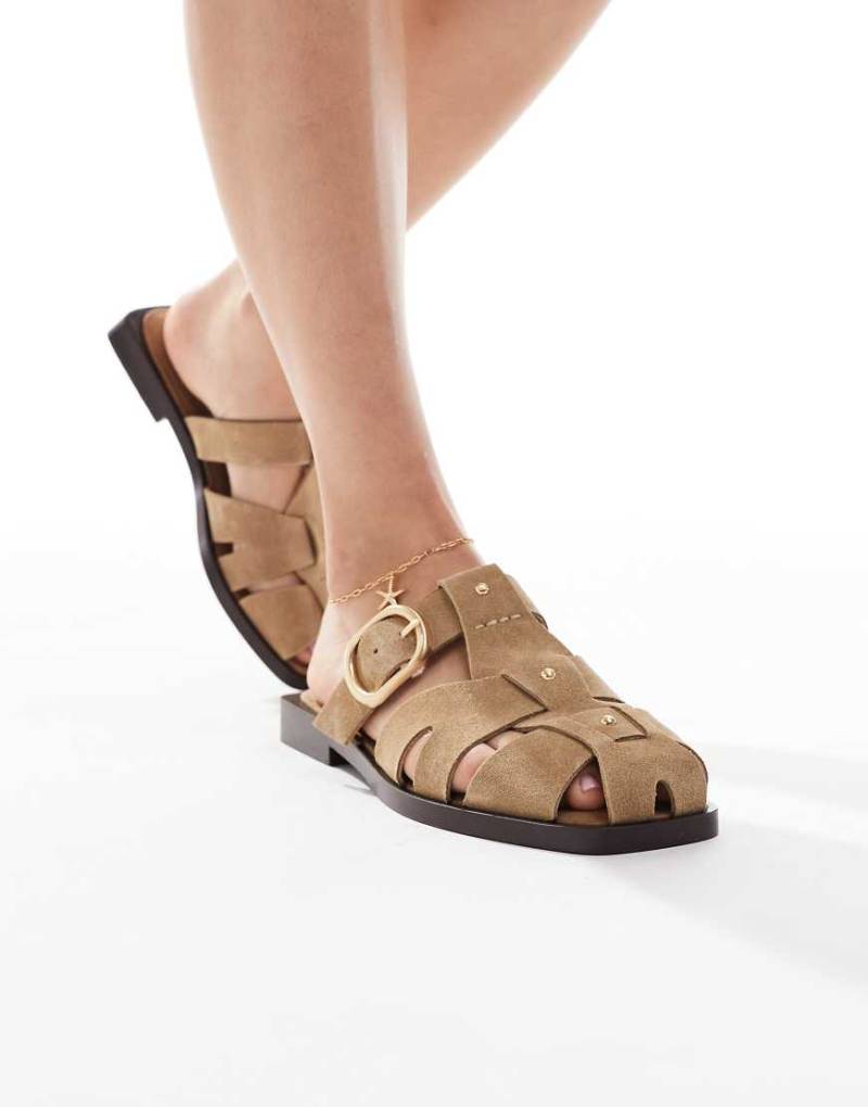 Stradivarius - Ledersandalen mit Gitterdesign in Beige-Neutral von Stradivarius