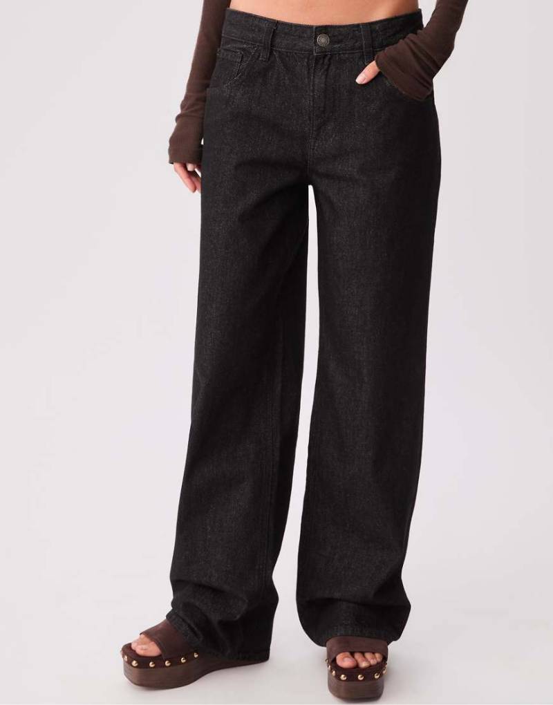 Stradivarius - Locker geschnittene Baggy-Jeans aus schwarzem Denim in verwaschener Optik-Grau von Stradivarius